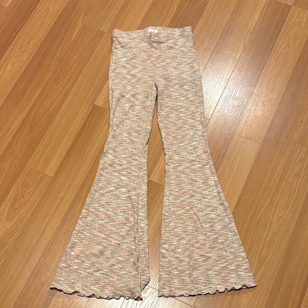 Aerie Women’s Flared Leggings in Pink and Gray